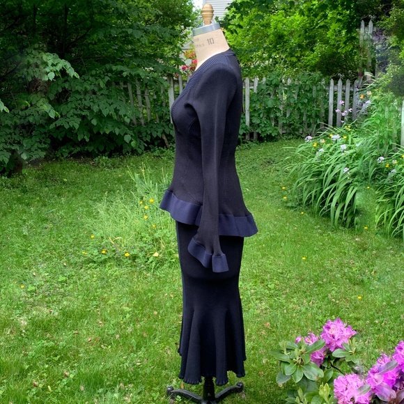 💗 HOST PICK 💗   NWT Herve Leger Paris Pencil Skirt & Peplum Top - Picture 3 of 16